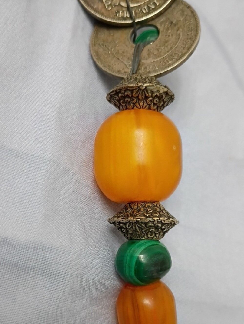 Vintage British West African Green and Amber Beaded Coin Trade Bead Necklace - Picture 9 of 15